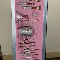 Makeup Brushes 