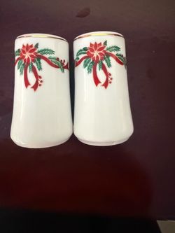 Christmas holiday salt and pepper shark set of 2