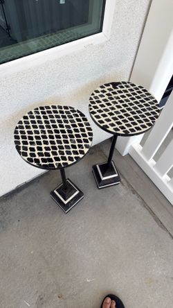 2 coffee tables