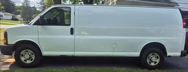 2013 Chevy Express 3500 - $8500 or B/O