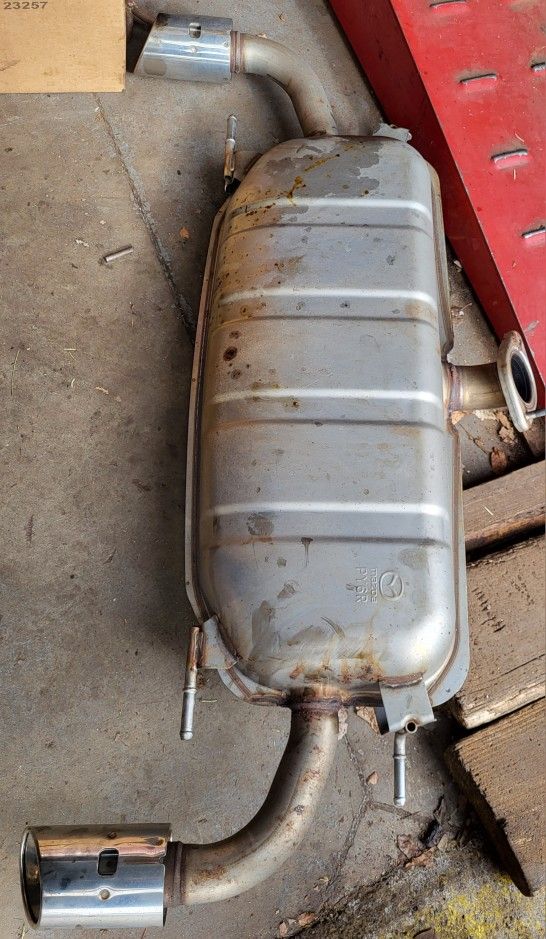 2022 Mazda CX5 Exhaust Muffler, Slightly USED $100 FINAL PRICE 