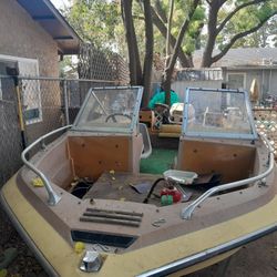80s Boat 