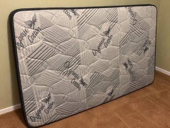Compact full size mattress 70x51x10