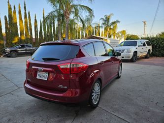 2013 FORD CMAX,4 CYL,42 MPG!,CLEAN TITLE,SMOG,2027 APRIL TAGS,LOADED