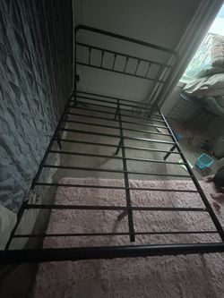 Black Metal Full Size Bed Frame/no Box Spring Needed