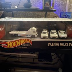 Nissan Skyline Hotwheel Collector Set