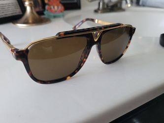 Luis Vuitton Sunglasses For Mens %100 Original for Sale in