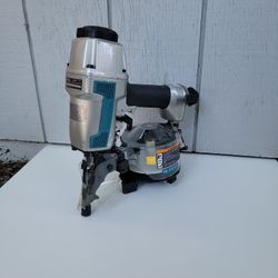 MAKITA SIDING NAILER MOD# AN611 PERFECT CONDITION