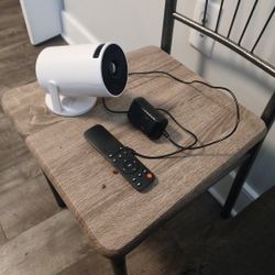 ADJUSTABLE HOME/MOVIE PROJECTOR