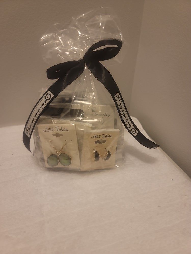 Grab Bag  (Mixed Colors/Peirced Earings) 15 Pair