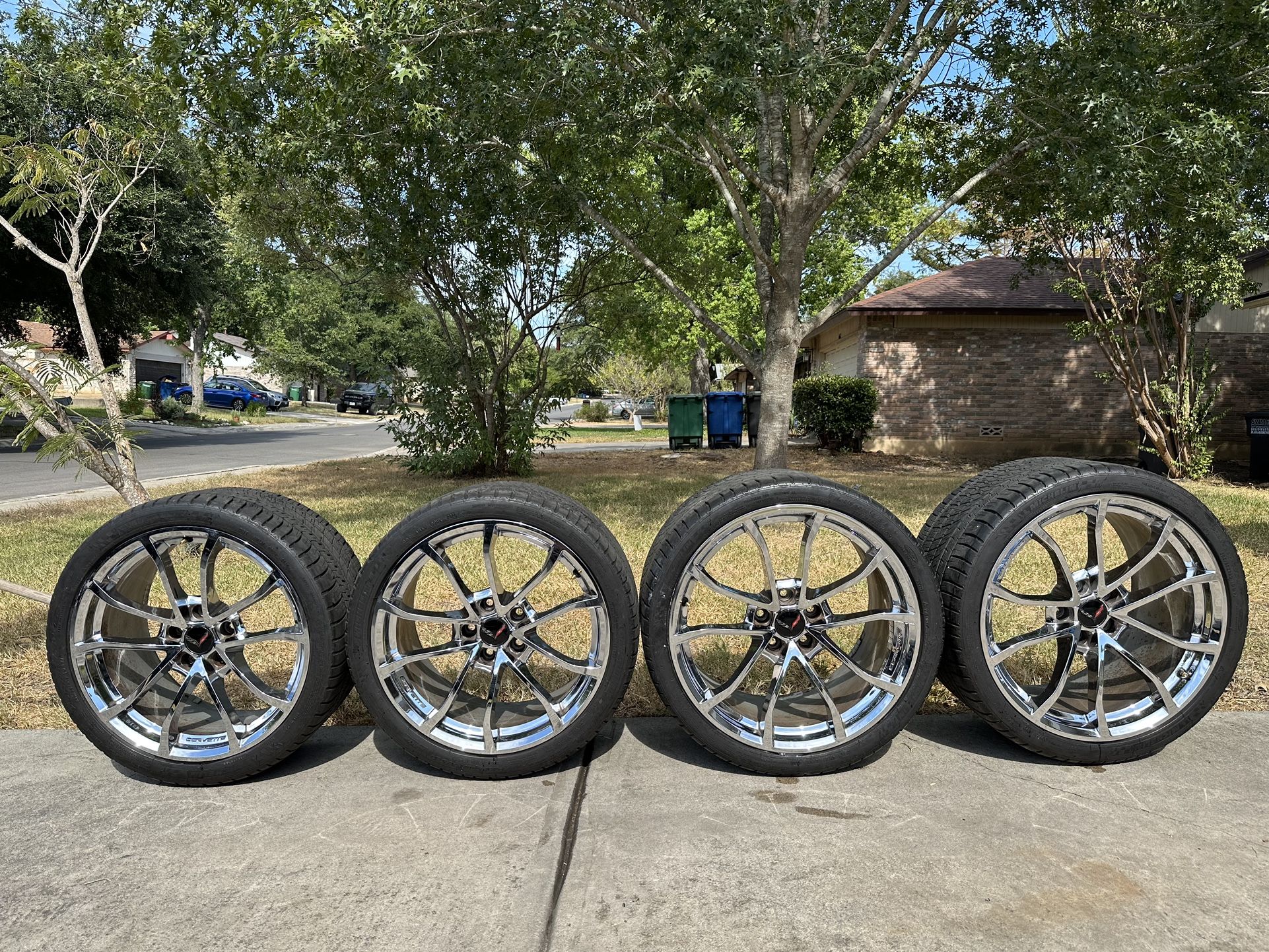 Corvette C7 stock wheels and tires