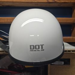 Size Medium - DOT helmet FMVSS NO. 218. New. WHITE