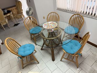 Entire Kitchen Dining Set!