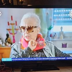 49"SAMSUNG PLASMA TV - NOT SMART - NO REMOTE  - WORKS GREAT 👍