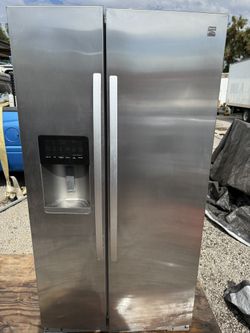 Kenmore Refrigerator/ Fridge / Refrigerador 