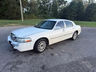 2004 Lincoln Town Car