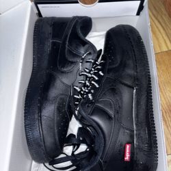 Black Supreme 1s Size 10.5 (just wipe dem dwn) great condition 