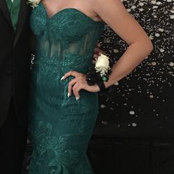 Emerald green lace mermaid style prom dress