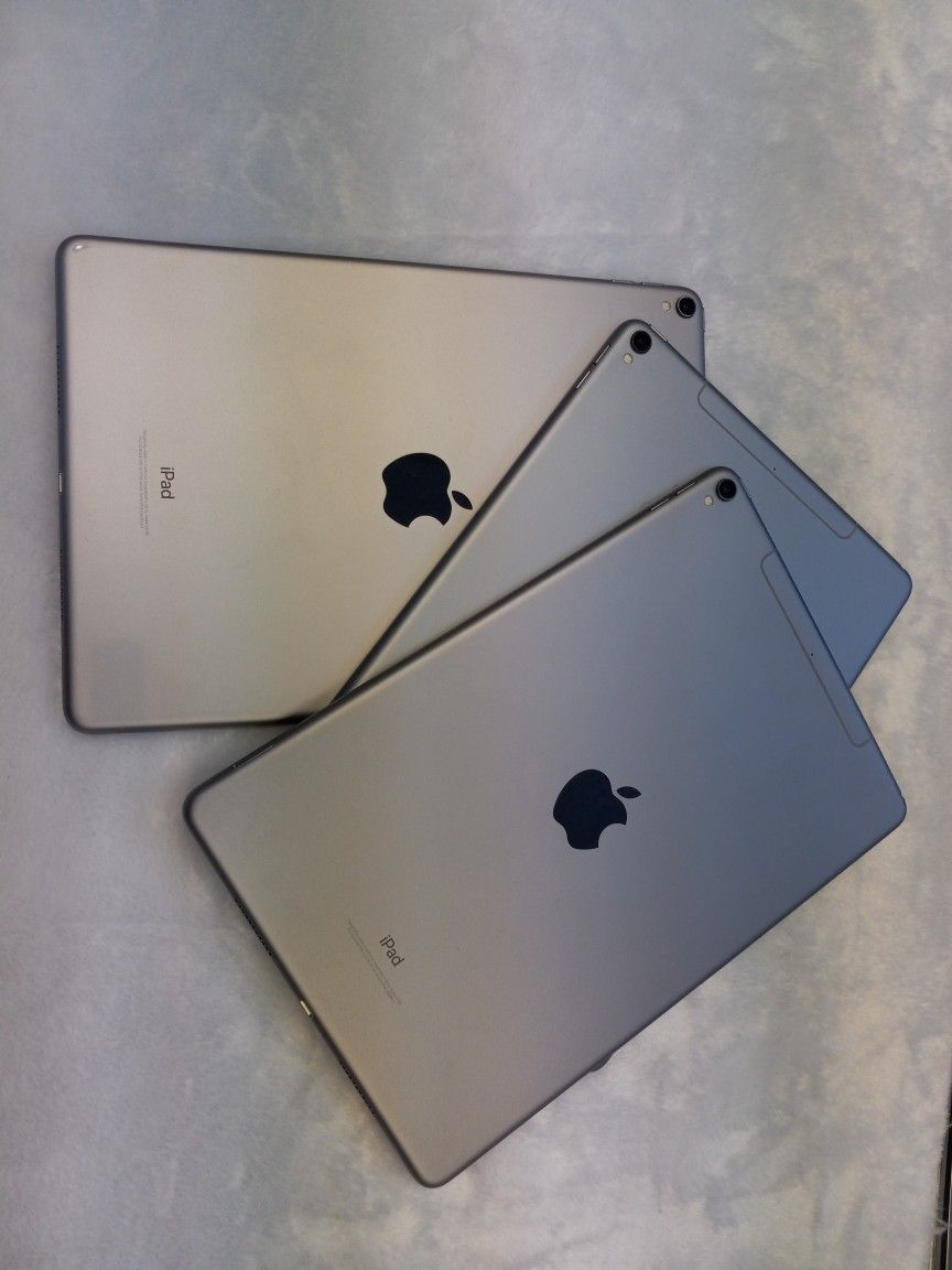 IPad Pro 1st Gen 10.5in 64GB wifi +4G UNLOCKED