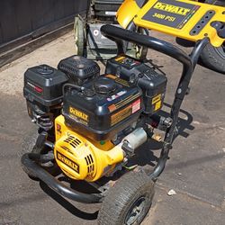 Excellent Condition! DeWalt 3400 PSI Gas Powered Pressure Washer!