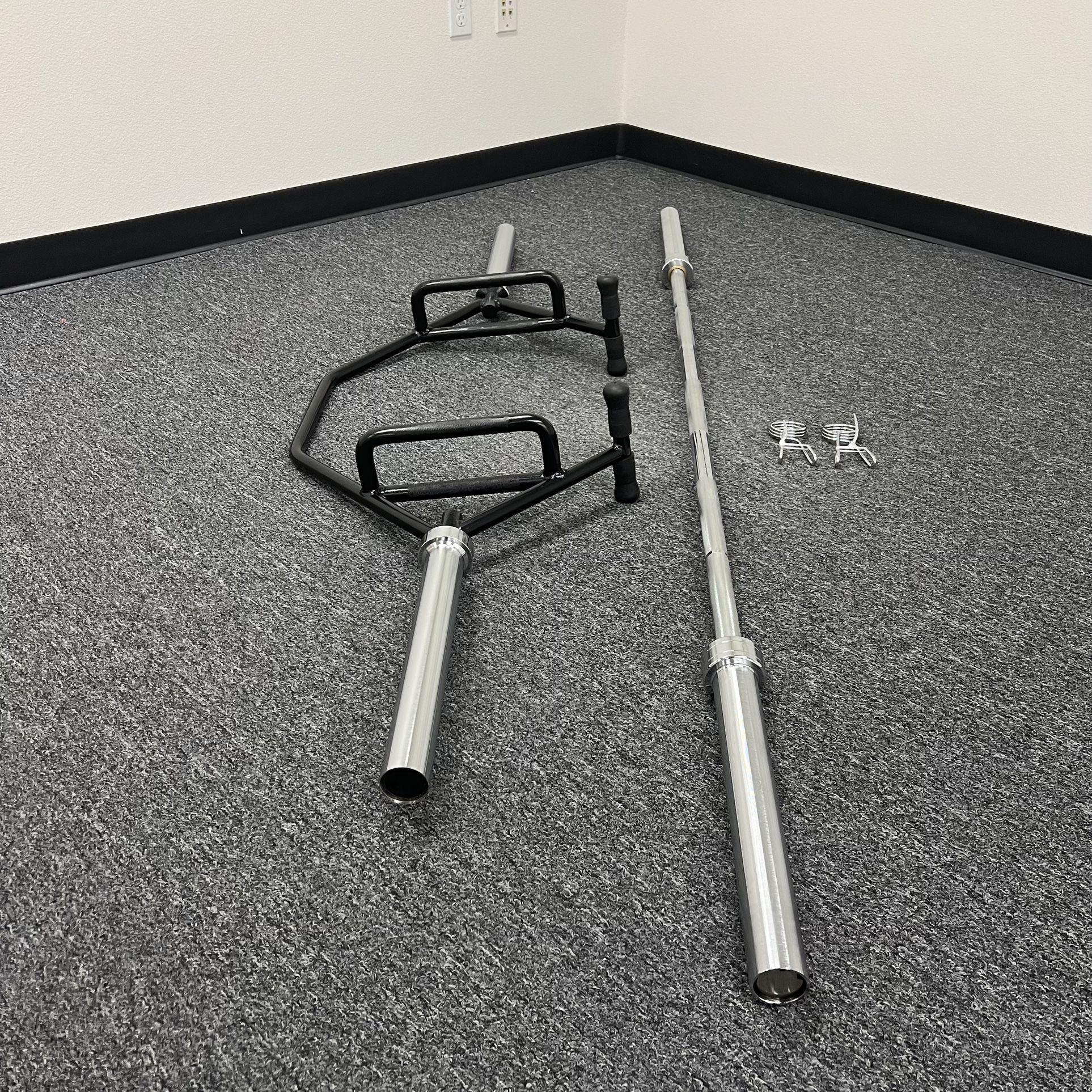 BOTH Bars Included‼️ 7ft 45lb Olympic Barbell And Olympic Hex / Trap Barbell (BRAND NEW) Click On My Profile For More Equipment