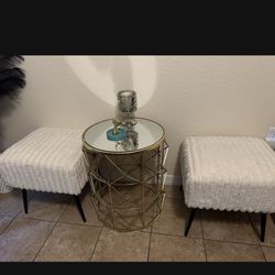 Decor Table And 2 Chairs