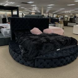 BEDROOM SETS/DINING SETS/SECTIONAL