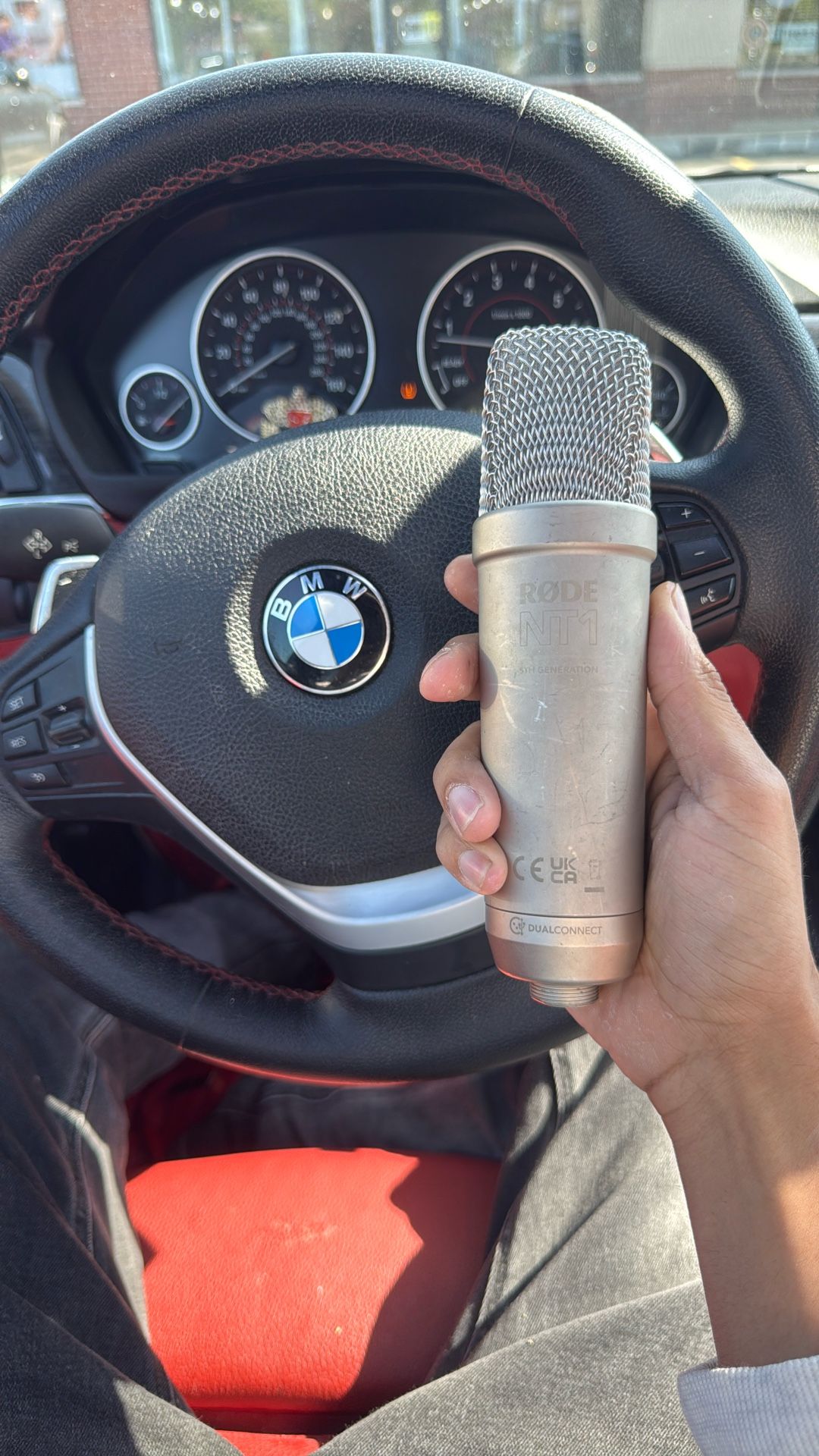 RHODE NT1 WITH XLR + USB C