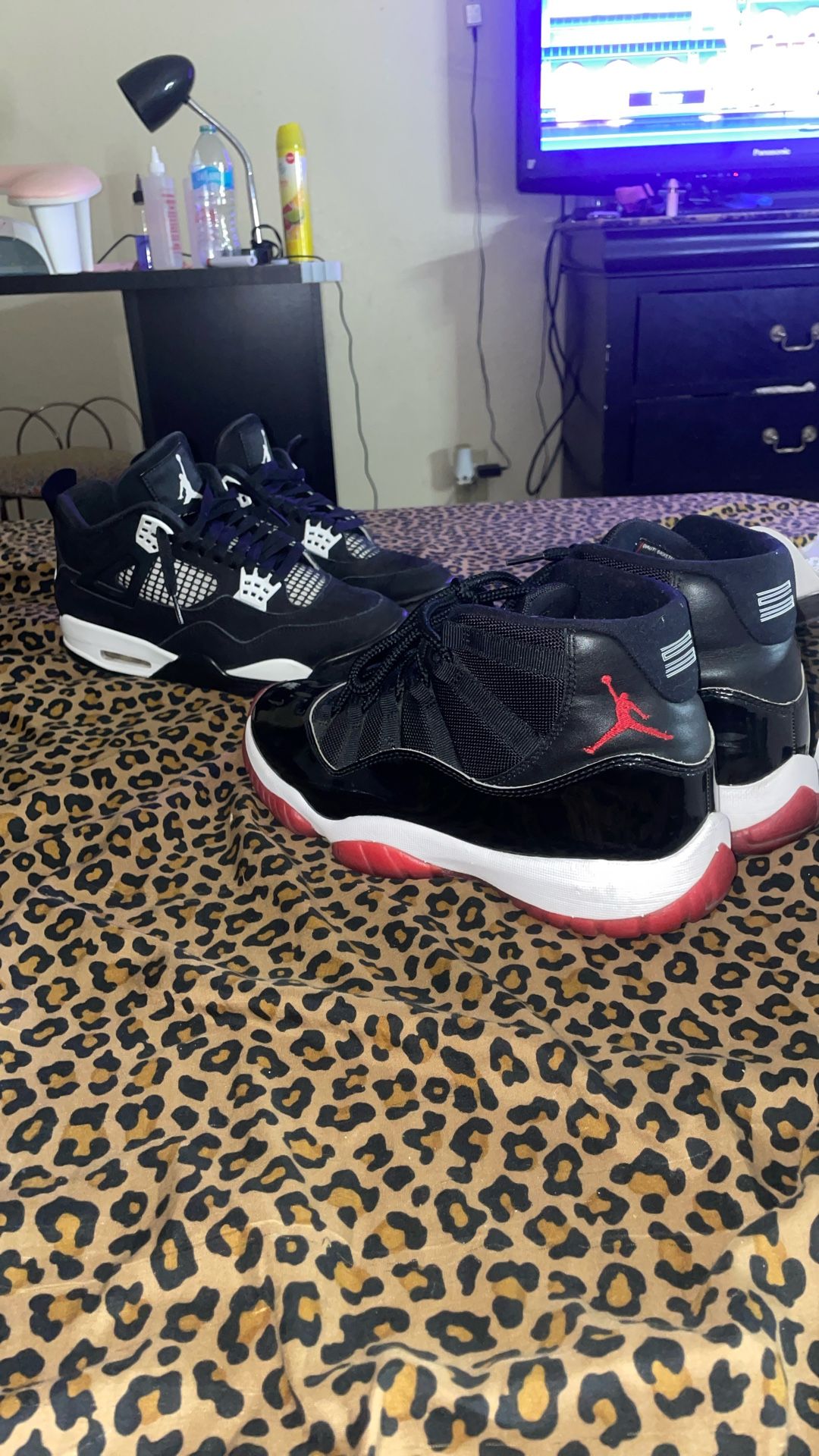 Jordan 4 White Thunder And Jordan Bred 11’s