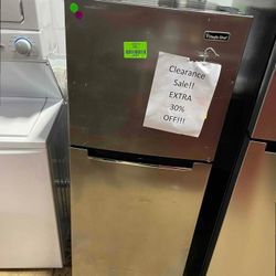 magic chef cu. ft. top freezer refrigerator 