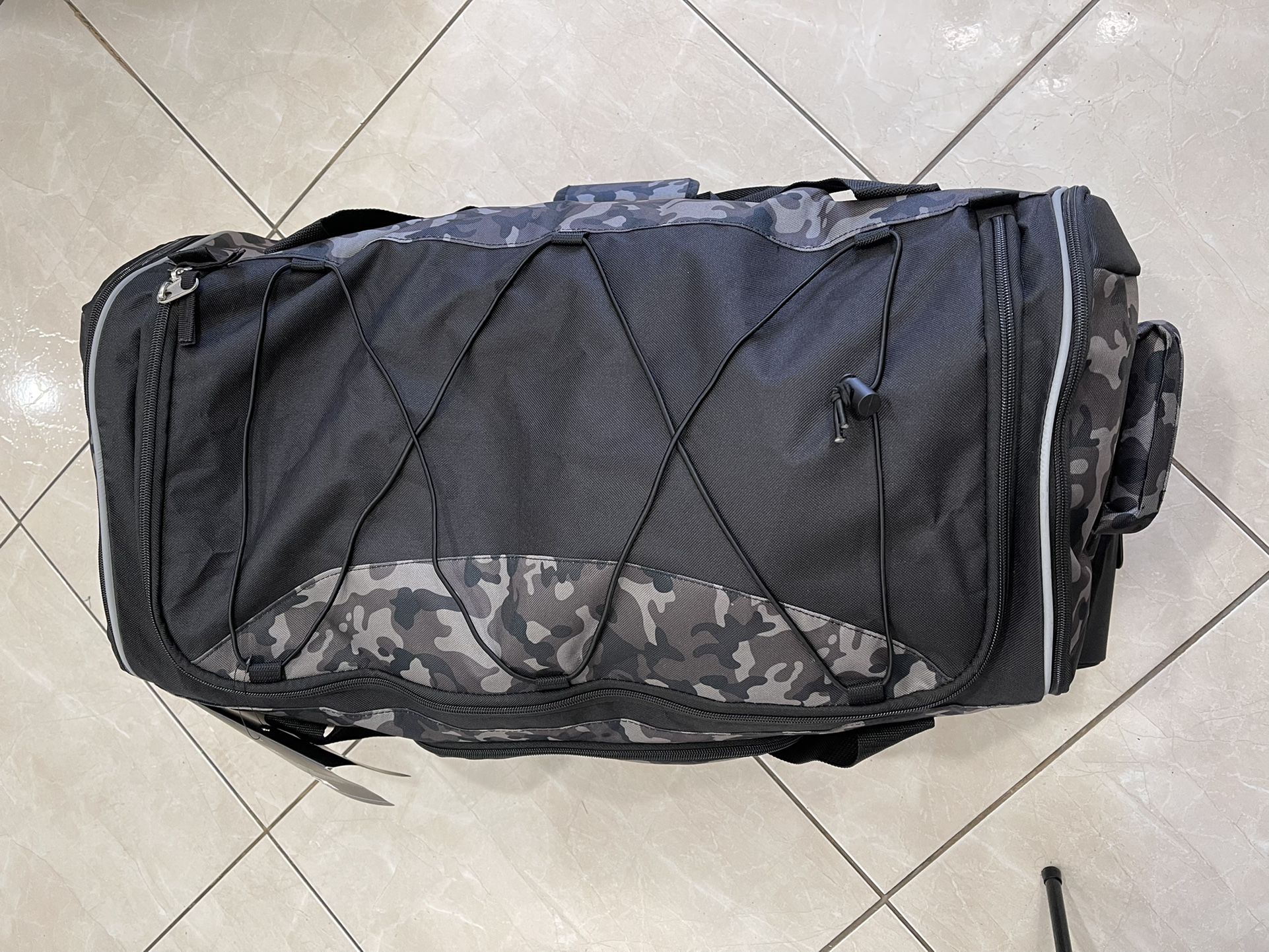 pacificgear 30-inch wheeled drop-bottom duffel bag