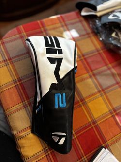 NEW TaylorMade Golf 2021 Sim2 Driver Head Cover - Black/White/Blue HC257