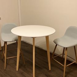 Breakfast Table Snd 2 Chairs