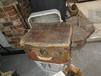 1800's Antique Top Hat & Case 