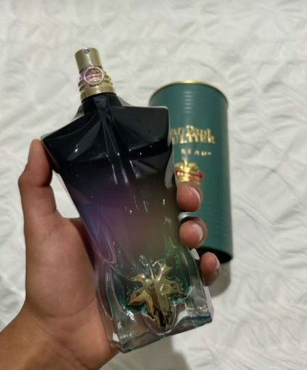 Woody fragrance perfume