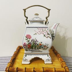 Vintage Signed 1986 FP Japanese Porcelain Chinoiserie Scenes Teapot w/Stand