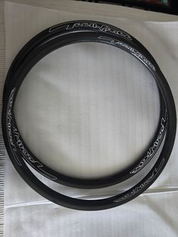 Technique 29" Carbon Fiber Rims (1 front, 1 rimbrake)
