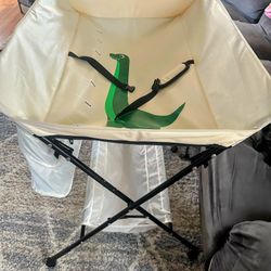 Baby foldable changing table