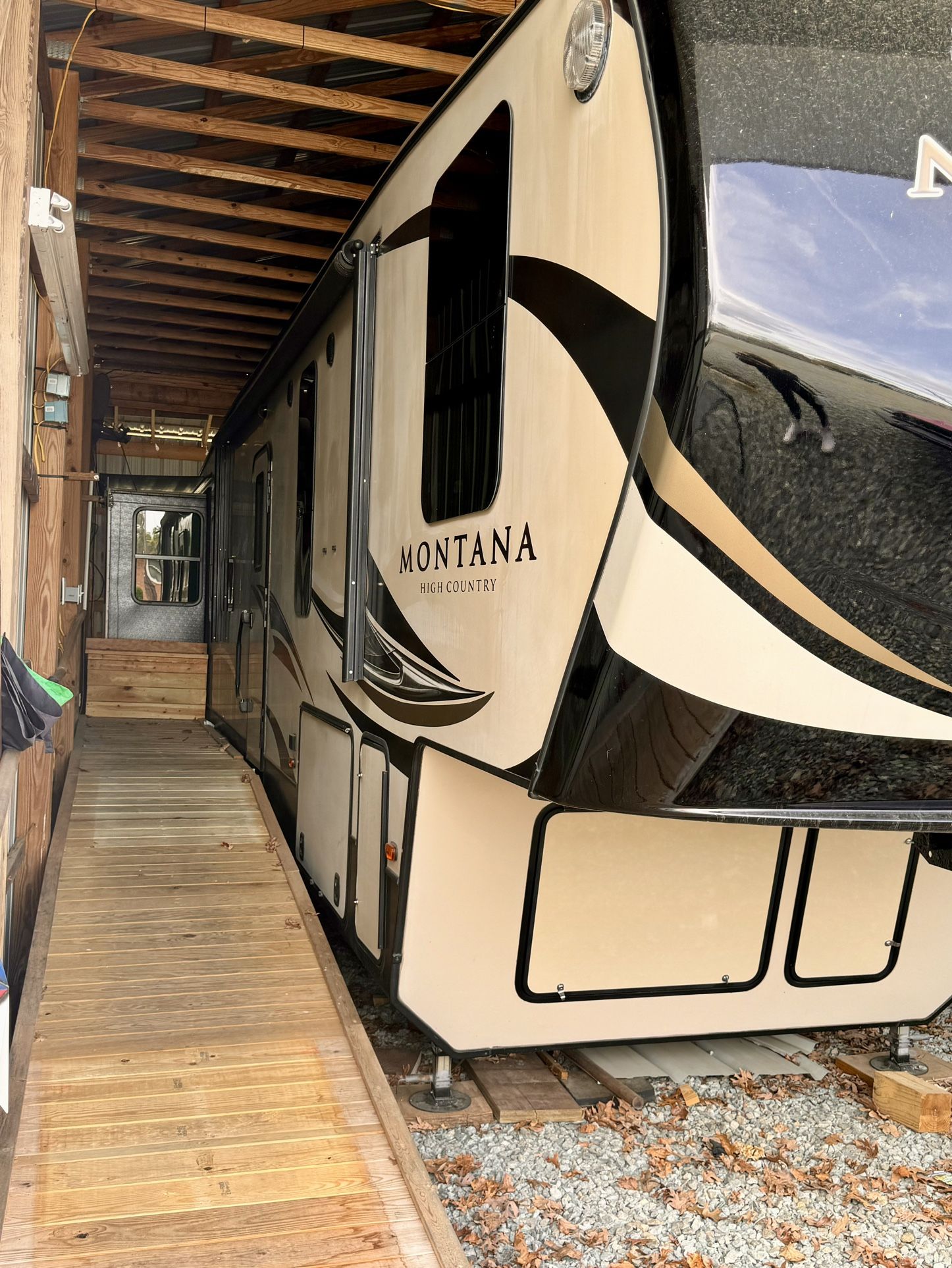 2018, 40 Ft Montana High Country 5th Wheel