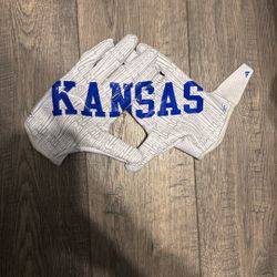 College Gloves Kansas Like New Size Large
