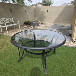 Outdoor table and chairs set