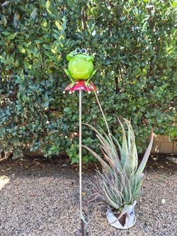 Garden stake solar umbrella froggy