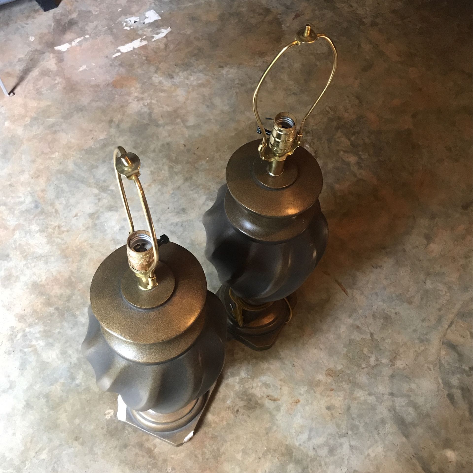 5 For Both! Lamps! ( A LIL DAMAGE BUT CHEAP! )