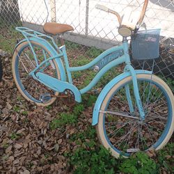 NICE HUFFY MEL LUSSA LADIES BEACH CRUISER BIKE