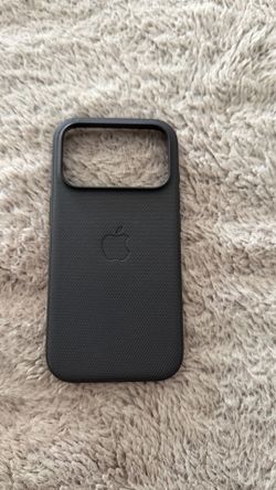17 pro apple tech woven black case