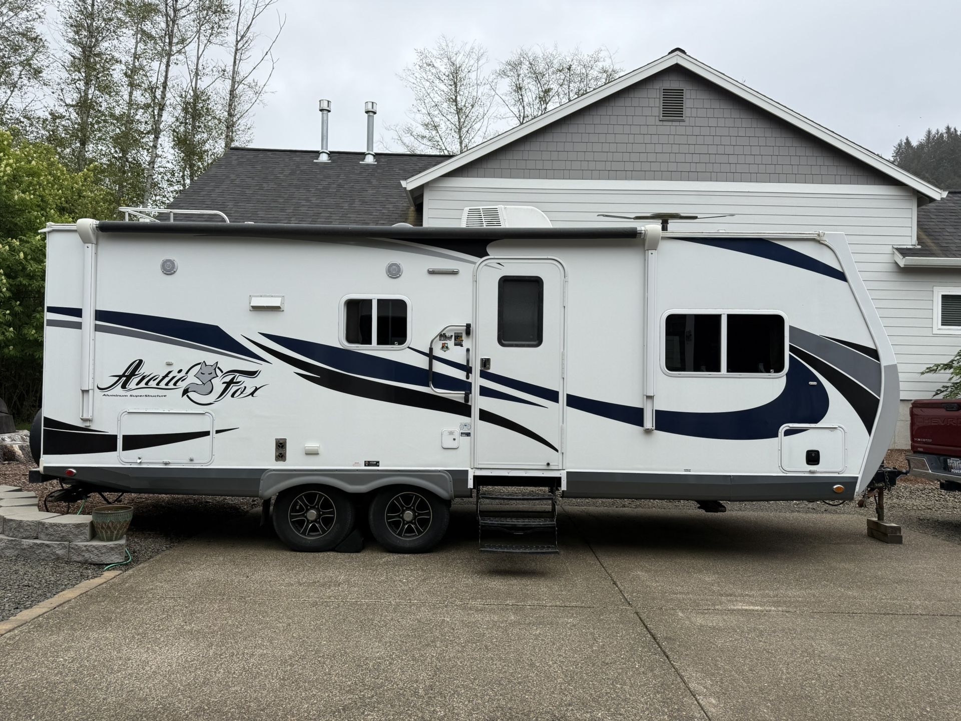 2017 25R Arctic Fox Travel Trailer