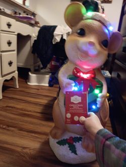 New Christmas Mouse. Lites Up. $35