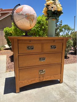 Wood Dresser Chest of Drawers TV Stand Furniture Good Condition