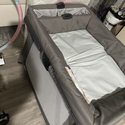 Chicco all in one play pen