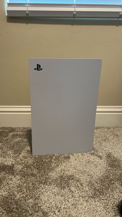 PS5 - 2 controllers and 5 games